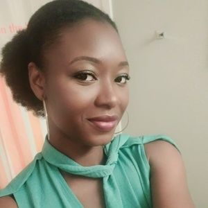 Meet your Posher, Abisola